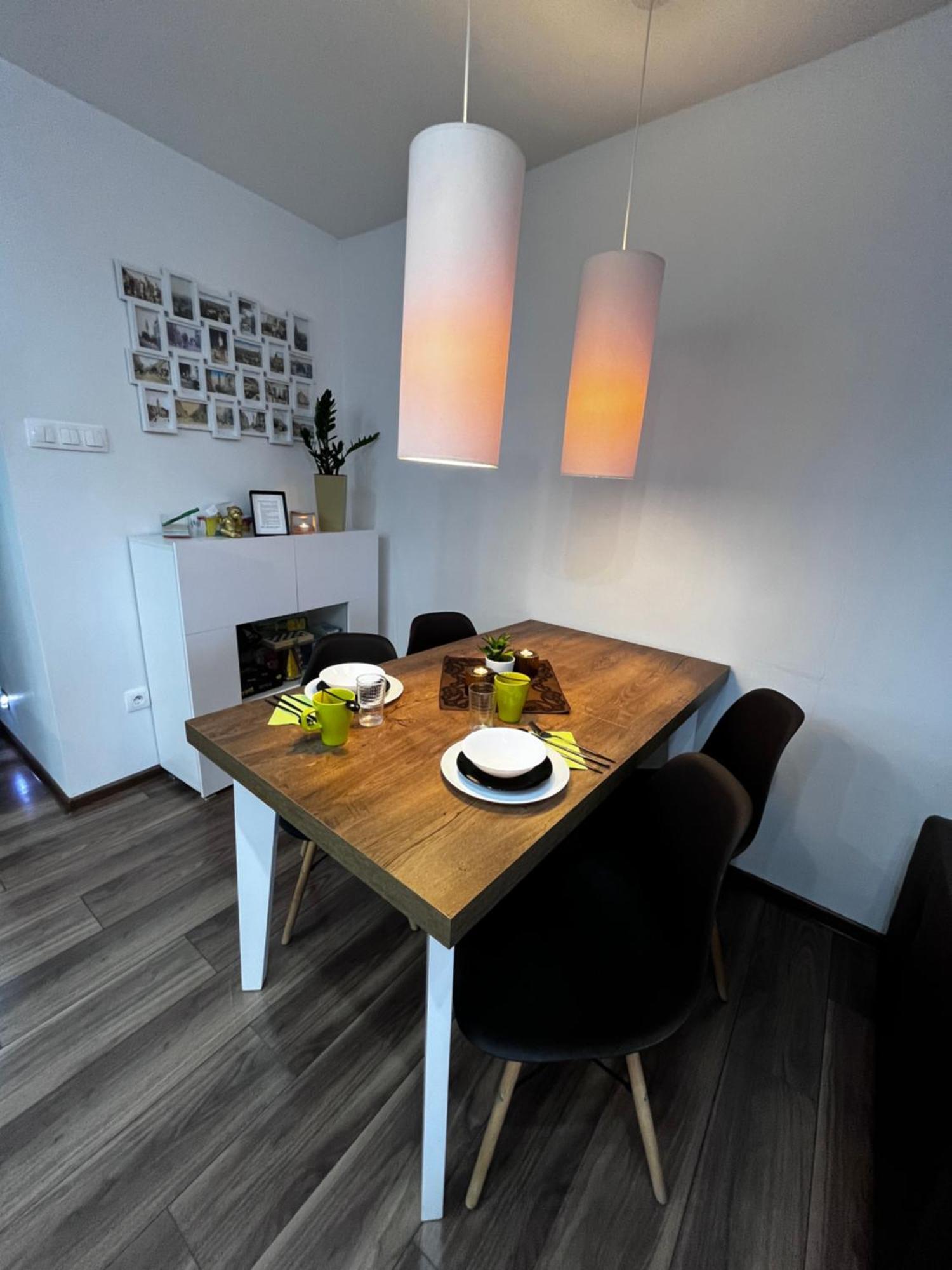 Apartament Crooked Stairs Zielona Góra Esterno foto